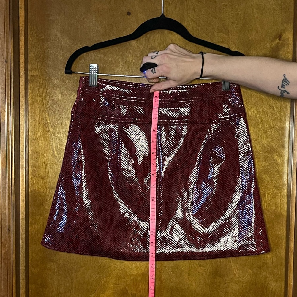Zara Shiny Red python printed Mini Skirt - Picture 5 of 9